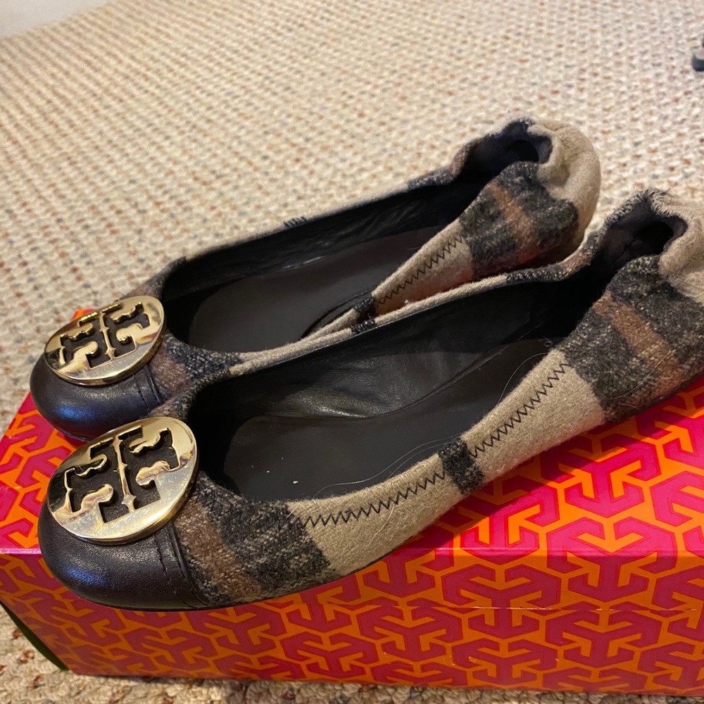Tory Burch Plaid Flats 7.5